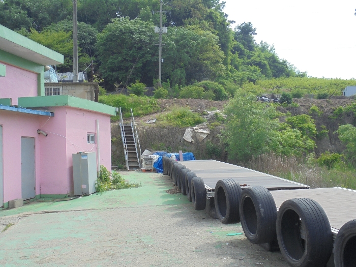 기호1 토지 및 지상의 타인점유부분(698-1번지 건물 점유부분) 등 전경