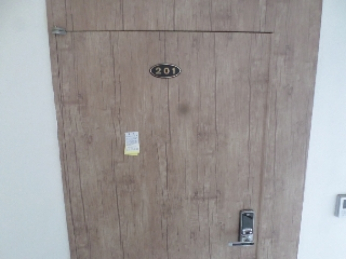 목록2. 2층 201호 출입문