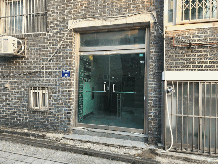 기호1 1층 공동 출입구