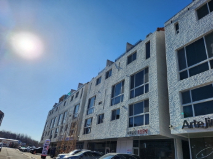 제시목록 2의 건물 우측면 전경 