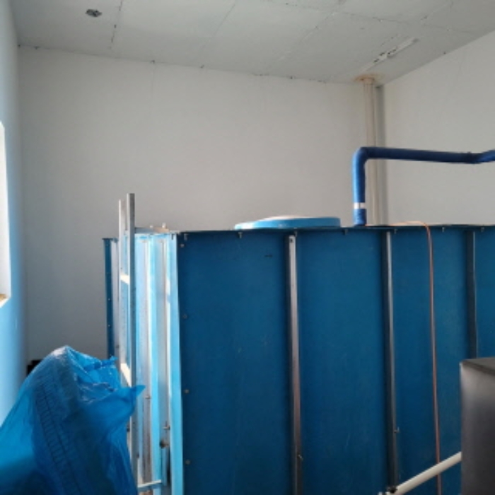 옥상 내부 제시외 물탱크 전경