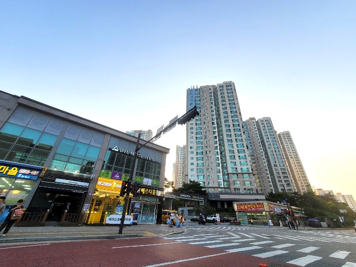 아파트단지 주출입구