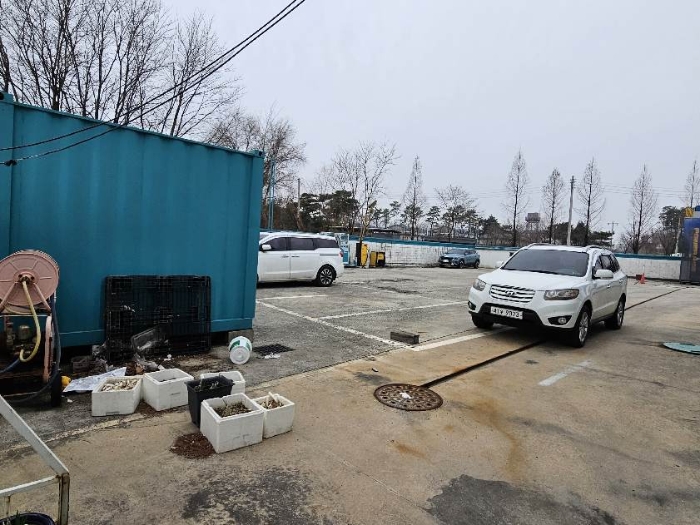 제시 목록  3 전경(주유기, 컨테이너박스 등)