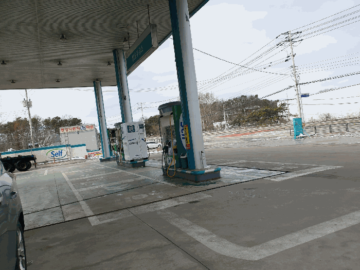 주유기(전면소재)