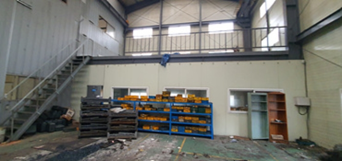 제시 건물-창고 및 제시외 건물-사무실