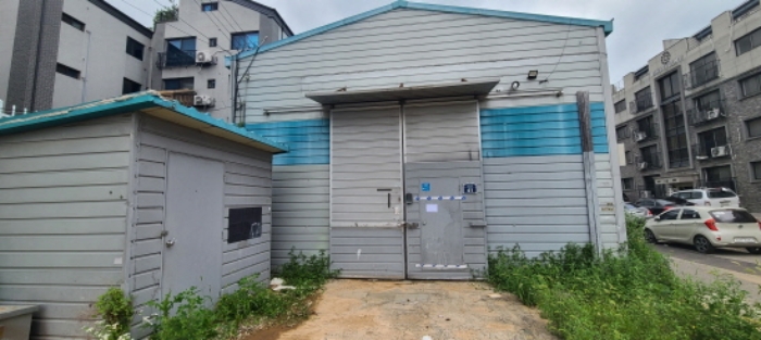 목록 1 토지 및 토지상 제시외 건물 전경