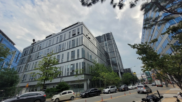 본동전경(북동측에서 촬영)