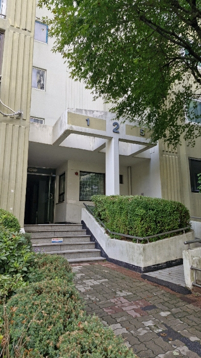 2동 1층 공동출입구 주변 촬영
