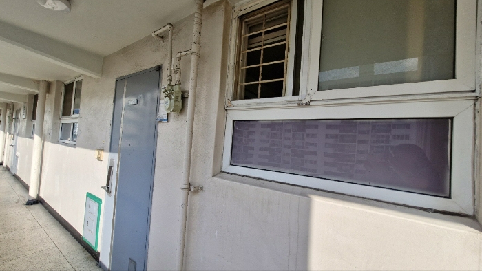 세대 출입구 촬영
