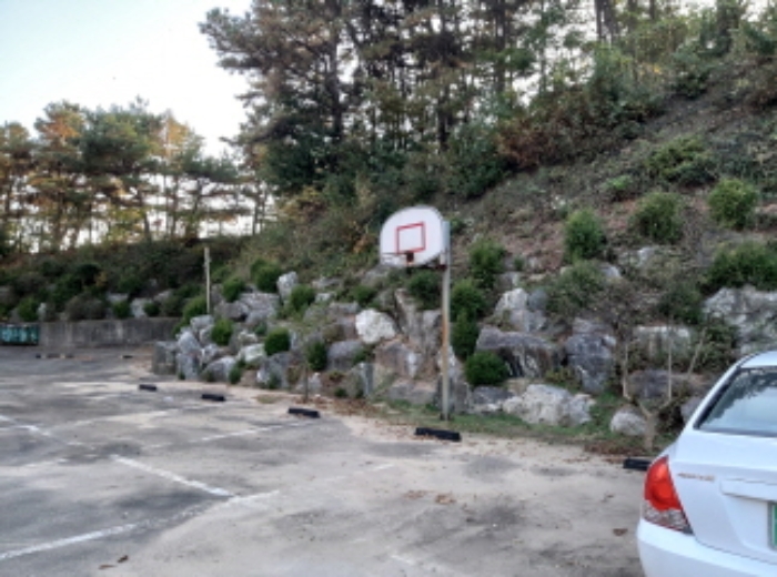 * 본건 목적물 2. 석축 전경