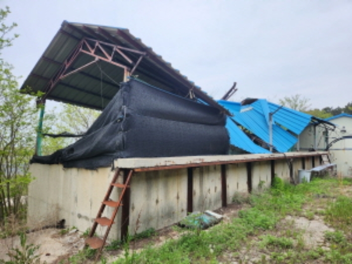 기계기구 및 공작물