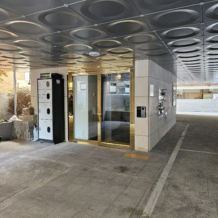 본건 소재 건물 주출입구