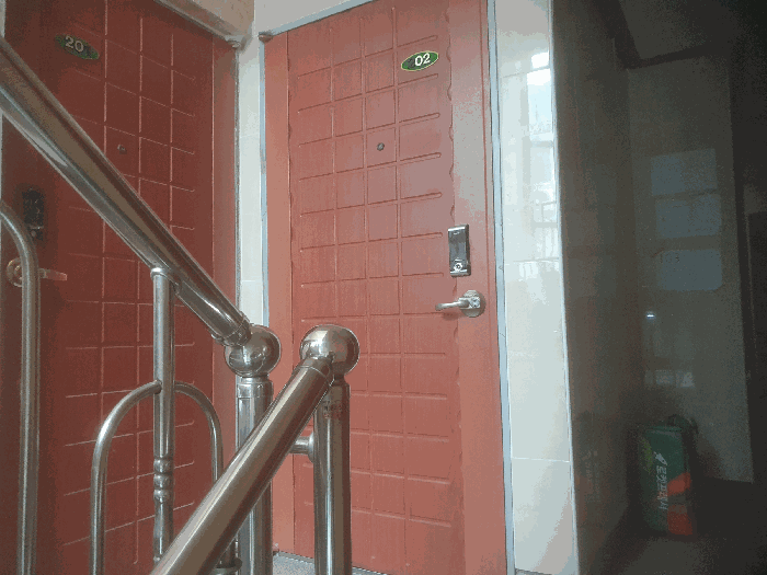 2층 입구 및 현관