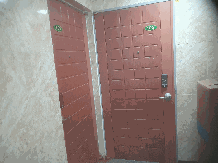 1층 입구 및 현관