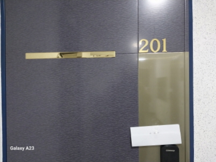 목적물의 출입문(201호)