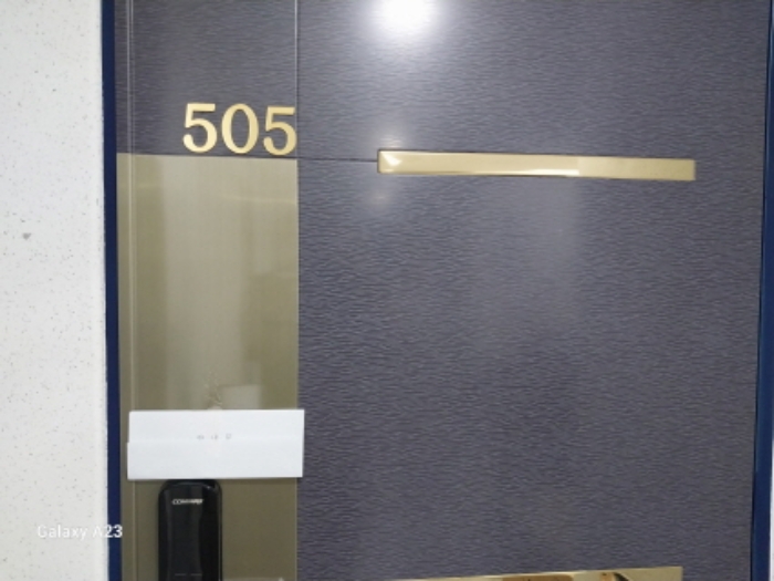 목적물의 출입문(505호)