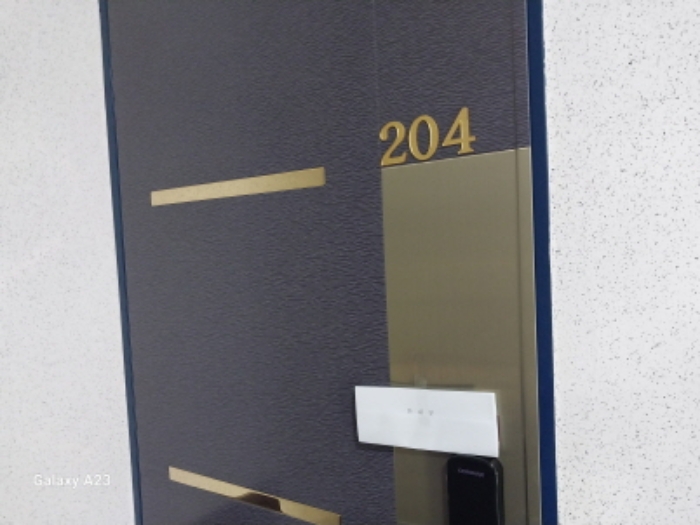 목적물의 출입문(204호)