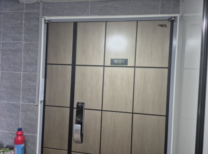 세대현관(501호)