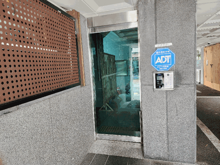 본건 1층출입구