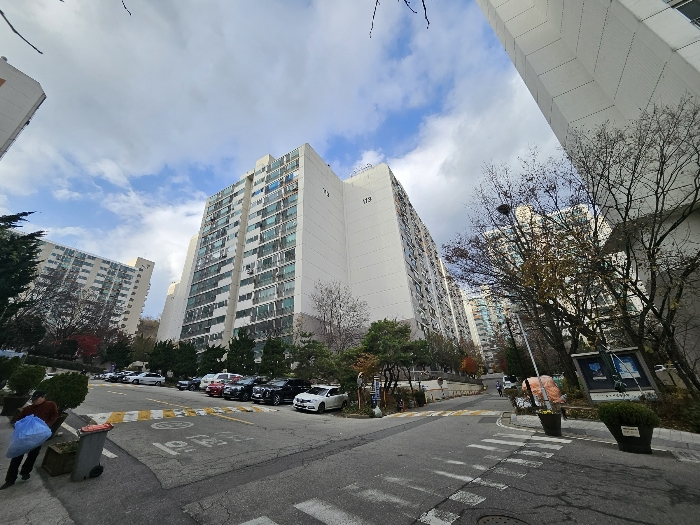 본건이 속한 건물의 전경