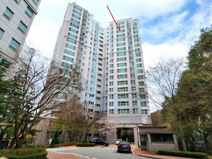 남동측에서 촬영