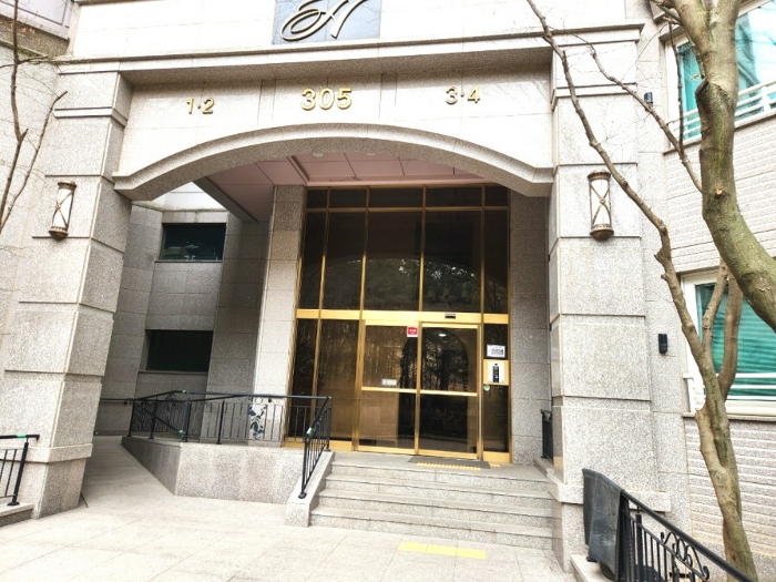 1층 공동 현관문