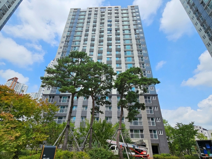 본 건 건 물 전 경 - 본건 남동측에서 촬영