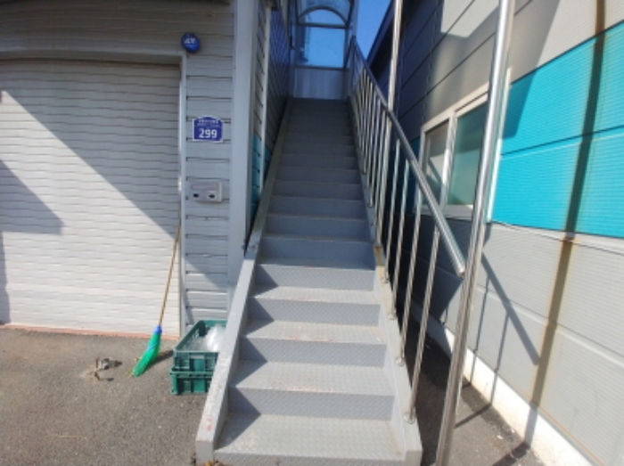 목록3 2층 철제계단