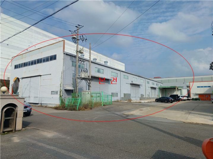 본건 전경 - 남서측 인근에서 촬영