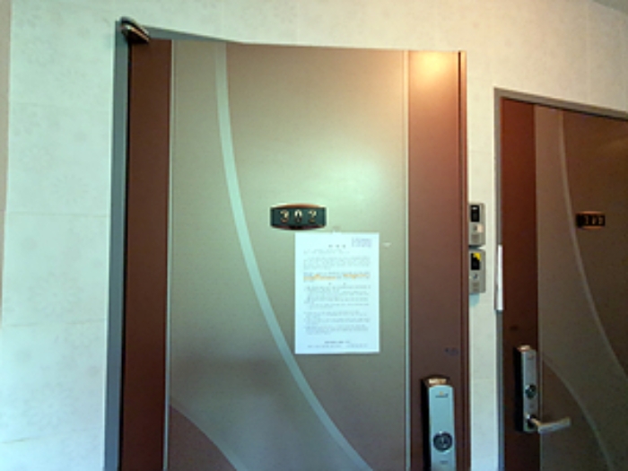 302호, 출입문에 안내문 게시(2024.09/06)