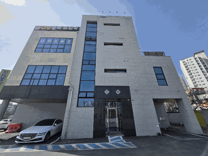 본건 기호(6-다) 전경 및 제시외건물㉡