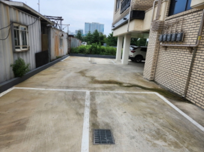 1층 주차장 모습2