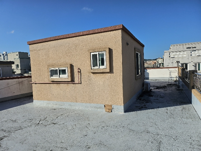 본 건물 옥상에서 촬영