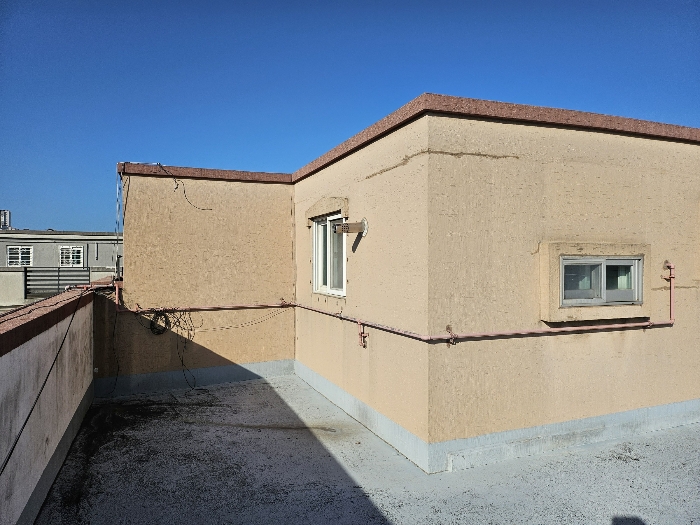 본 건물 옥상에서 촬영