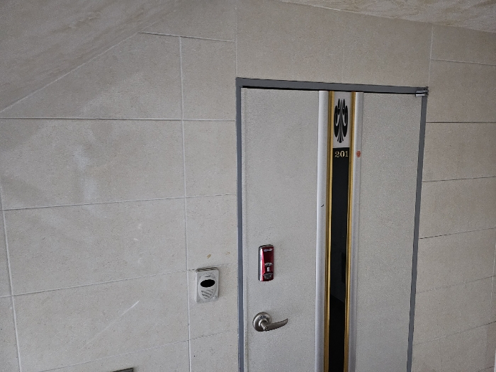 본건물 2층 복도에서 촬영