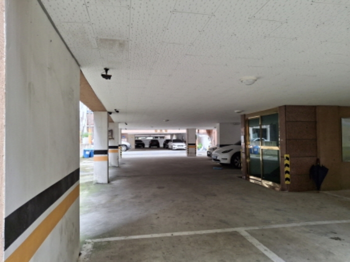1층 주차장 모습