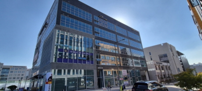 이 사건 엘센트로타워 전경