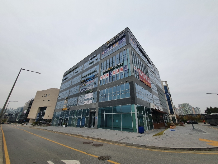 본 건 남 동 측 현 황