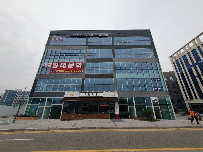 본 건 동 측 현 황