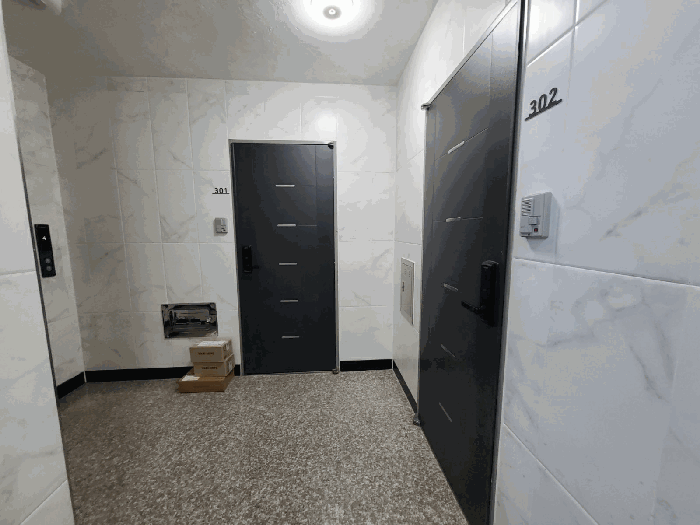 본건 건물 3층 복도 부분 전경 1