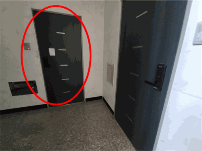 본건 건물 2층 공동취사장(현황"다중주택") 부분 출입문 전경