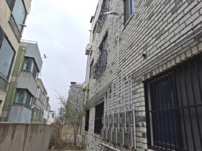 건물 뒷쪽 모습