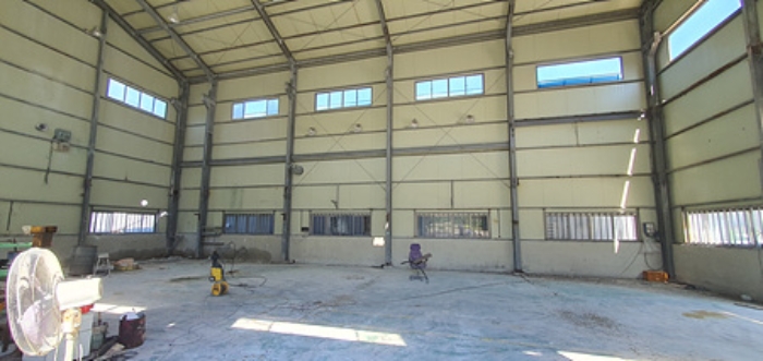 기호 2 제시 건물 (나) 단층공장 내부