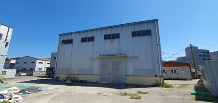 기호 2 제시 건물 (가) 단층공장 전경