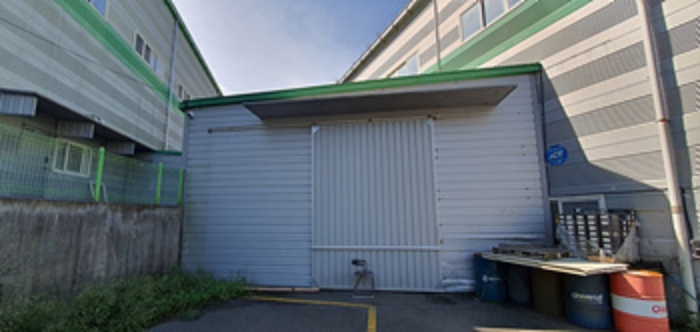 제시 건물 (가)공장 앞쪽-제시외 단층 창고