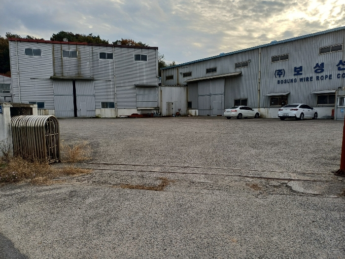 본건 2,3-1,3-2, 제시외건물 ㄱ