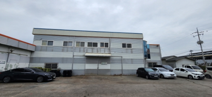 본건 오른쪽 및 주변