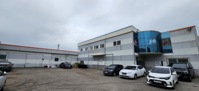 본건 오른쪽 및 주변