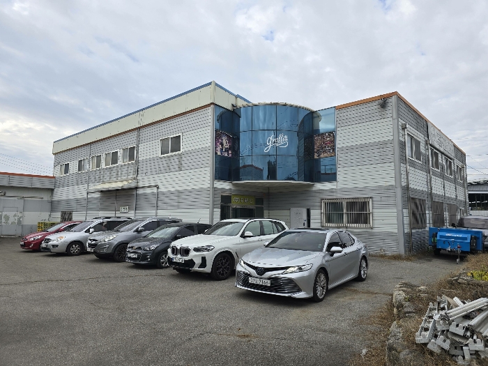 기호 3) 건물 및 제시외 건물 ㄹ) 전경