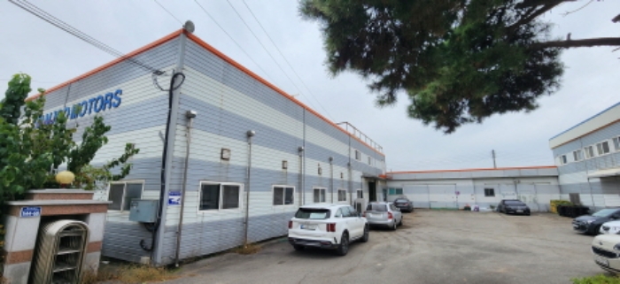 본건 왼쪽 건물 및 주변